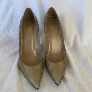 Stuart weitzman women's pumps point toe patent leather  heels  gold size 9.5